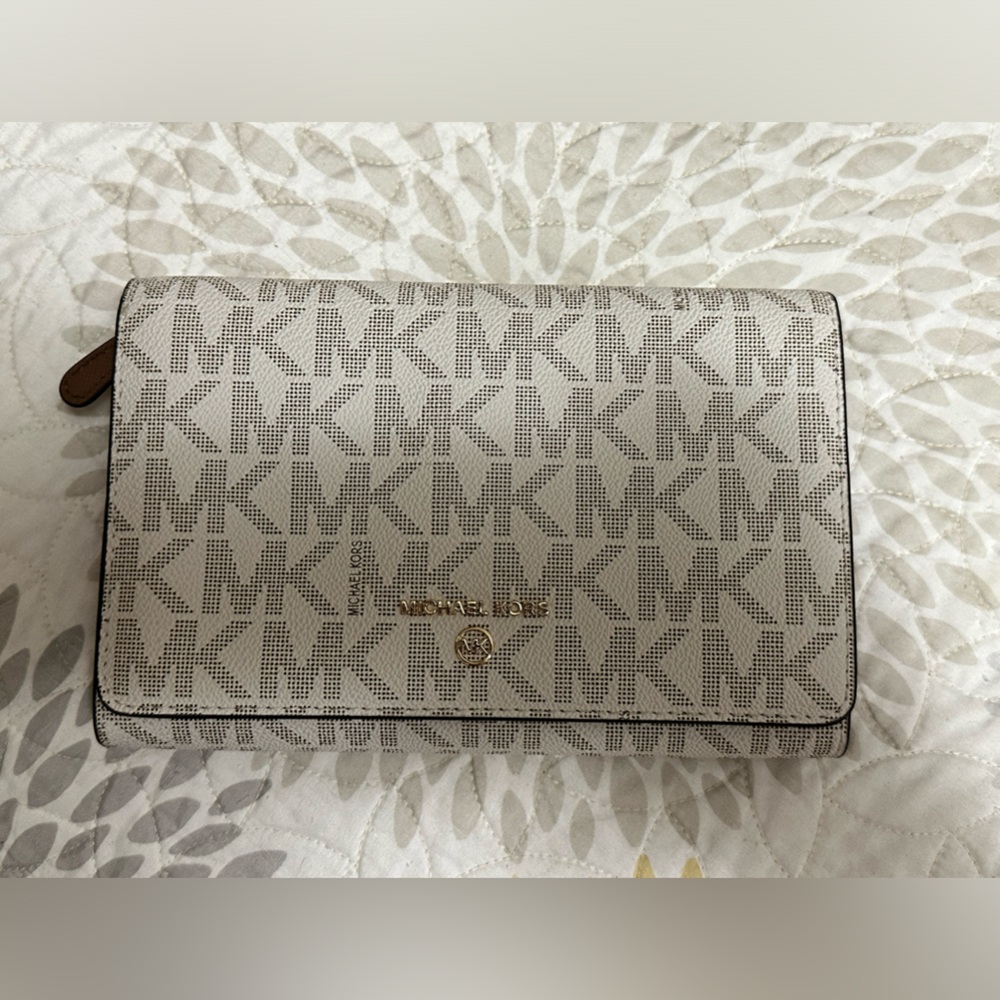 MK Wallet/Clutch